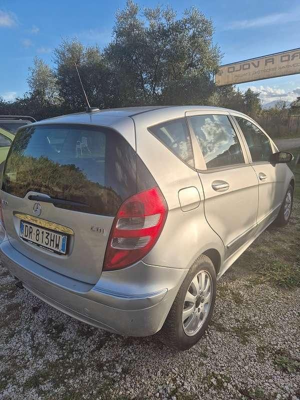 Usata Mercedes A180 Classic 109 CV (80 kW) 2011 Grigio Monovolume