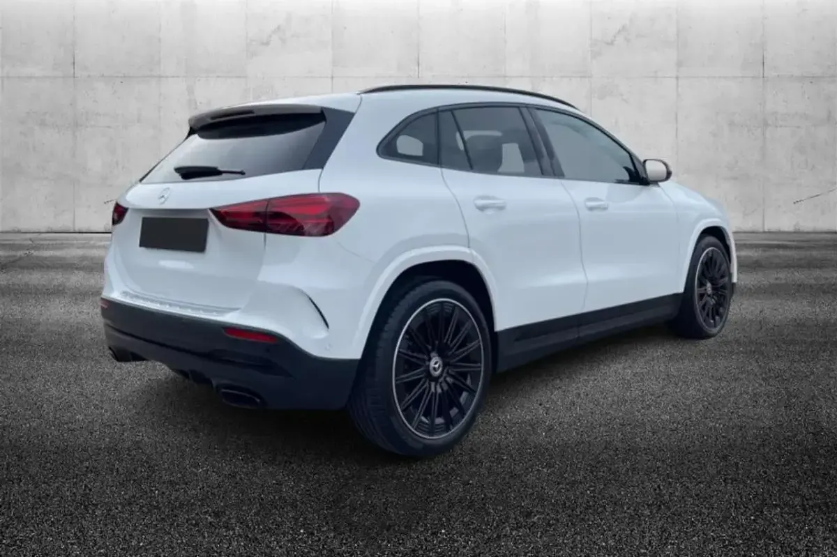 Usata Mercedes GLA200 Advanced Plus 150 CV (110 kW) 2025 Bianco SUV