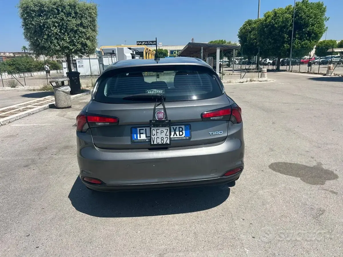 Usata Fiat Tipo Lounge 120 CV (88 kW) 2018 Grigio Berlina
