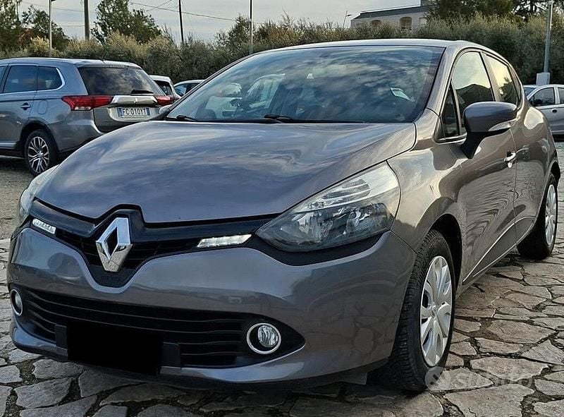 Usata Renault Clio IV 75 CV (55 kW) 2014 Grigio Berlina