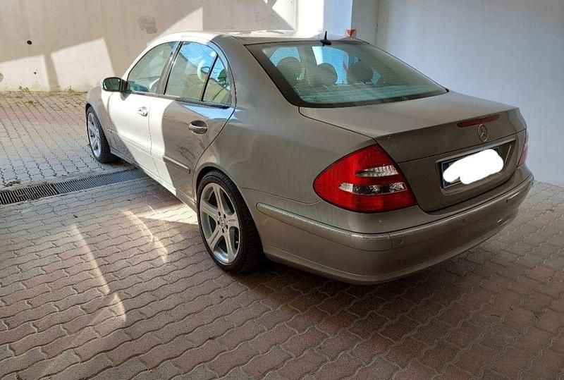 Usata Mercedes E280 Avantgarde 177 CV (130 kW) 2005 Berlina