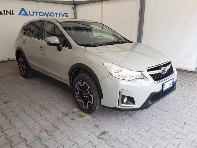 Usata Subaru XV Style 114 CV (83 kW) 2016 Desert khaki SUV