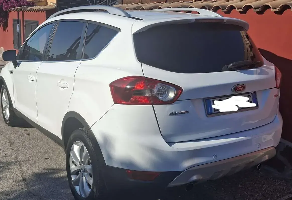 Usata Ford Kuga Titanium 140 CV (102 kW) 2010 Bianco SUV