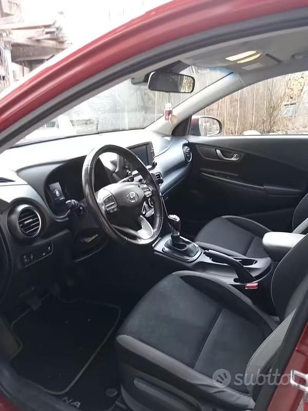 Usata Hyundai Kona Comfort 120 CV (88 kW) 2019 Rosso SUV