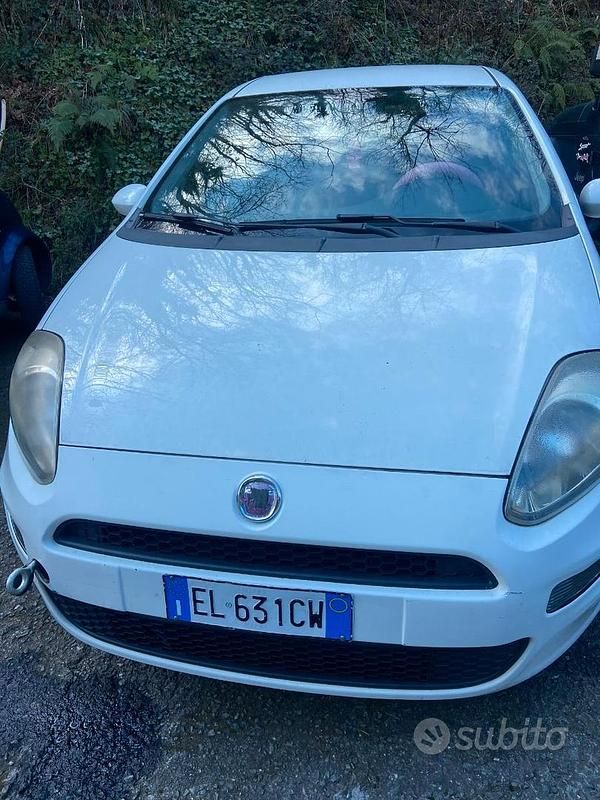 Usata Fiat Grande Punto 75 CV (55 kW) 2009 Bianco Utilitaria