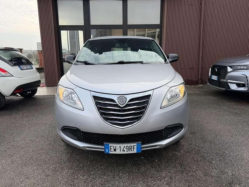 Usata Lancia Ypsilon Silver 86 CV (63 kW) 2014 Argento Utilitaria