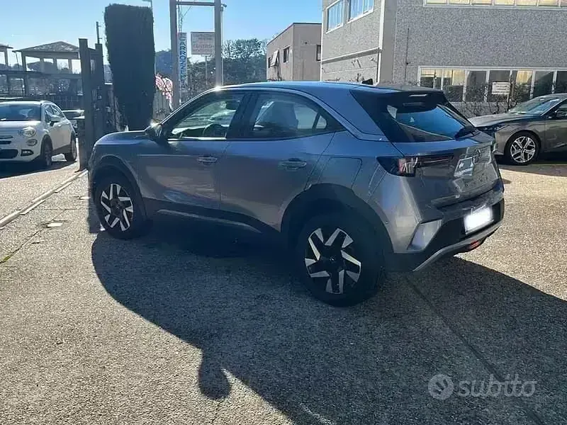 Usata Opel Mokka Elegance 101 CV (74 kW) 2022 Grigio SUV