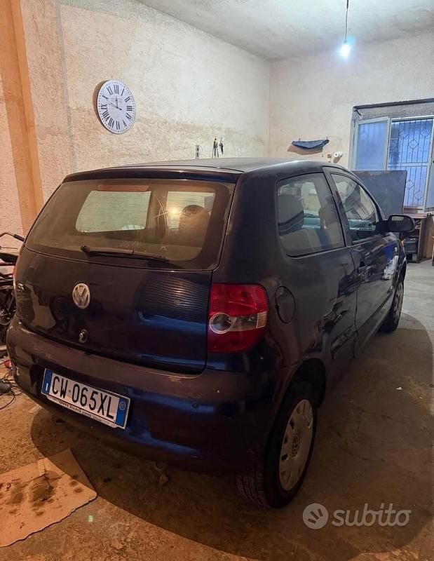 Usata VW Fox Sport 54 CV (39 kW) 2005 Blu Utilitaria