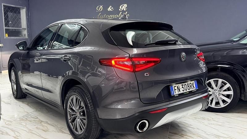 Usata Alfa Romeo Stelvio Executive 180 CV (132 kW) 2018 Grigio SUV