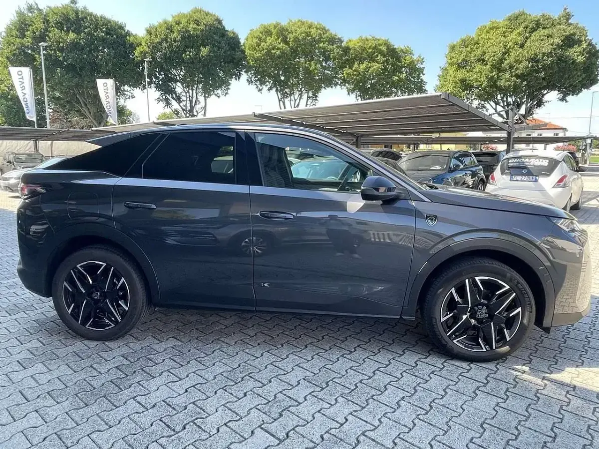 Usata Peugeot 3008 GT-line 145 CV (106 kW) 2025 Grigio SUV