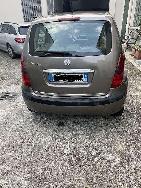 Usata Lancia Musa 95 CV (69 kW) 2005 Bronzo Monovolume