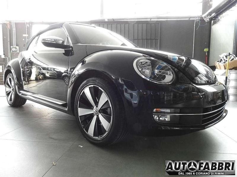 Usata VW Beetle Cabriolet Design 105 CV (77 kW) 2016 Nero Cabrio