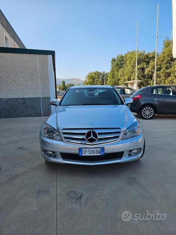 Usata Mercedes C320 Avantgarde 224 CV (164 kW) 2008 Grigio Berlina