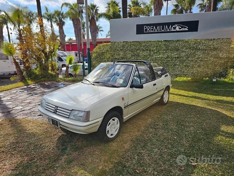 Usata Peugeot 205 60 CV (44 kW) 1992 Bianco Cabrio