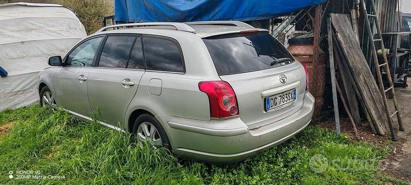 Usata Toyota Avensis 150 CV (110 kW) 2007 Grigio Station wagon