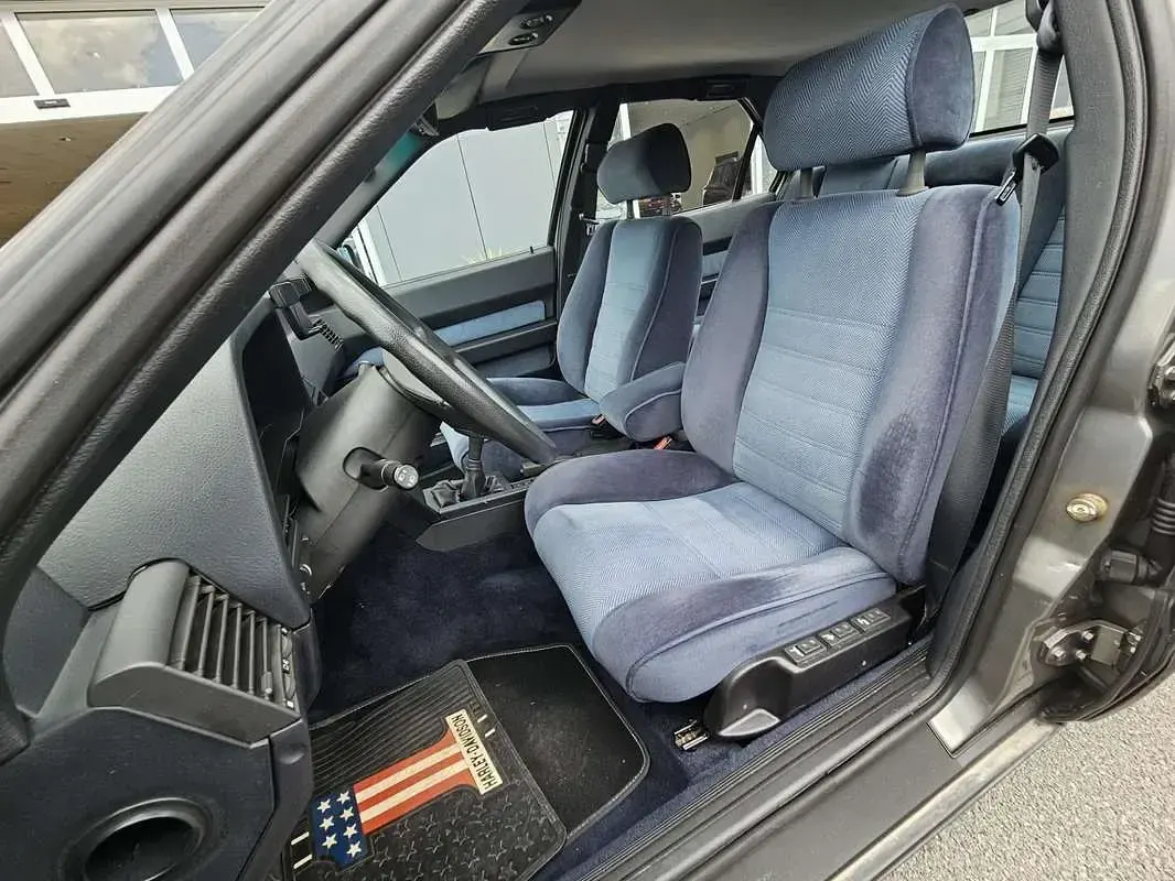 Usata Alfa Romeo 164 145 CV (106 kW) 1989 Grigio Berlina