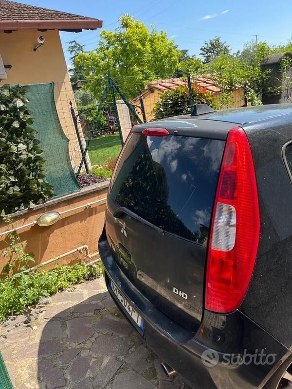 Usata Mitsubishi Colt 95 CV (69 kW) 2007 Nero Berlina