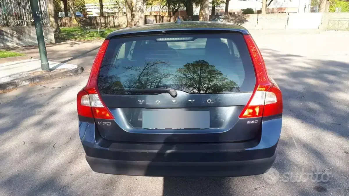 Usata Volvo V70 175 CV (128 kW) 2009 Bluazzurro Station wagon