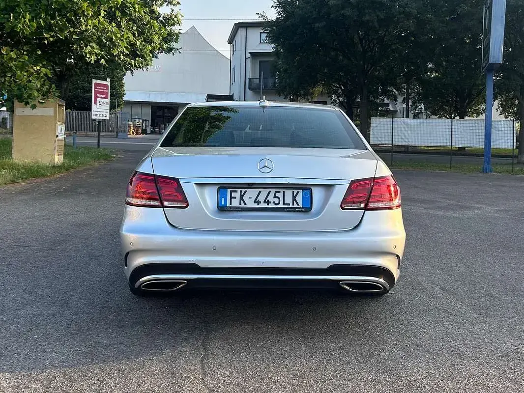 Usata Mercedes E350 Premium 258 CV (189 kW) 2016 Argento Berlina