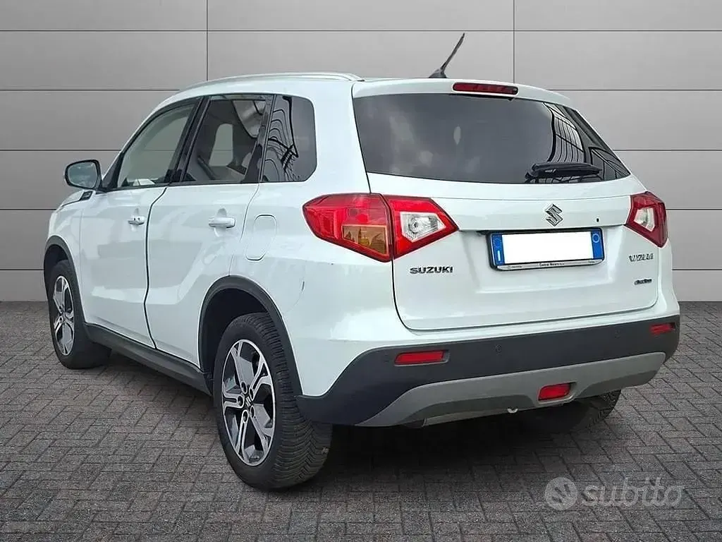 Usata Suzuki Vitara 120 CV (88 kW) 2015 Bianco SUV