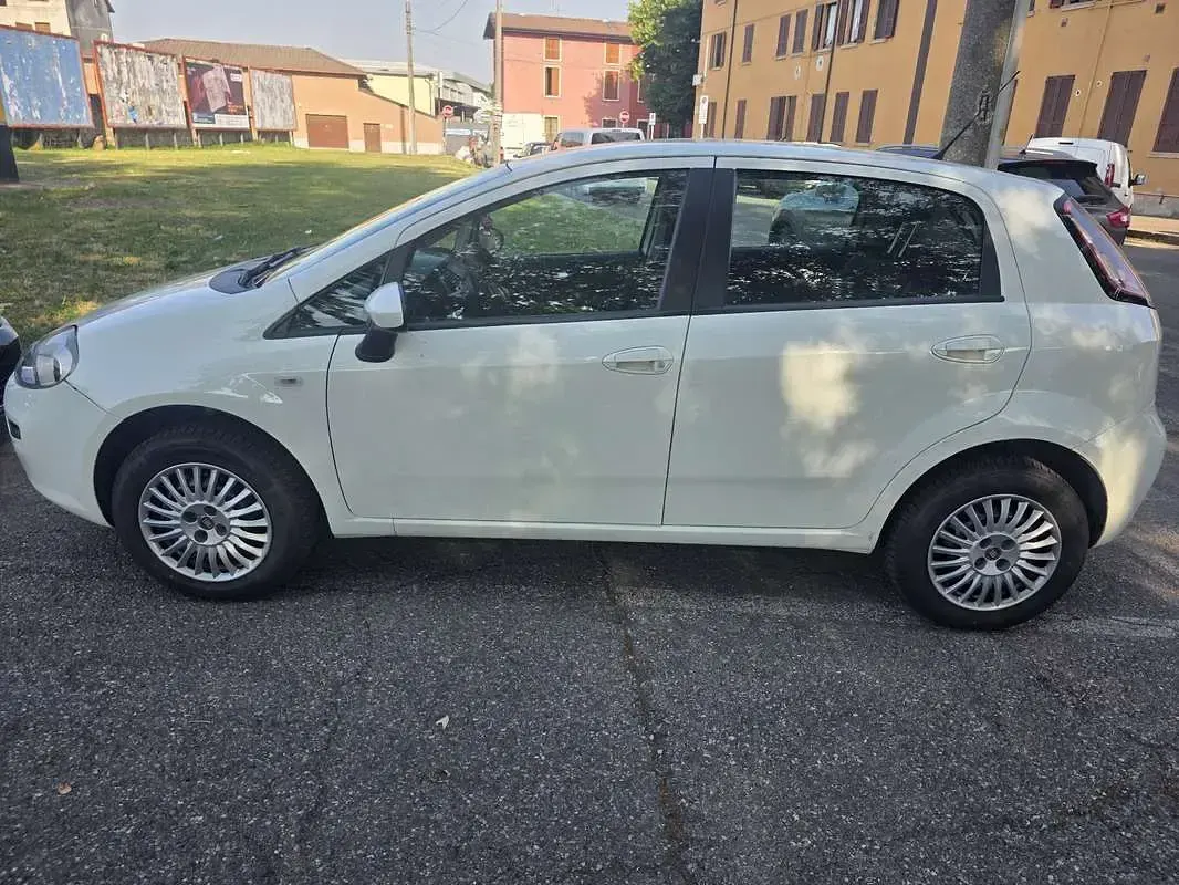 Usata Fiat Grande Punto Dynamic 77 CV (56 kW) 2013 Utilitaria