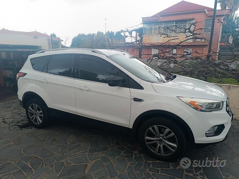 Usata Ford Kuga 150 CV (110 kW) 2016 Bianco SUV