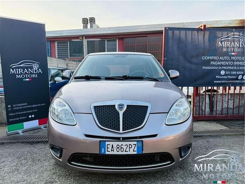 Bronzo Usata 2010 Lancia Ypsilon Due volumi | 3900 € (Buon prezzo) - Immagine 1/4