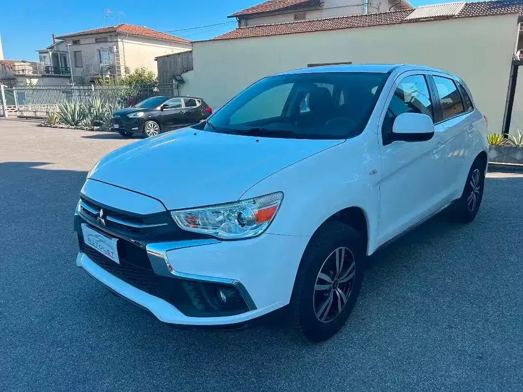 Usata Mitsubishi ASX Invite 117 CV (86 kW) 2017 Bianco SUV