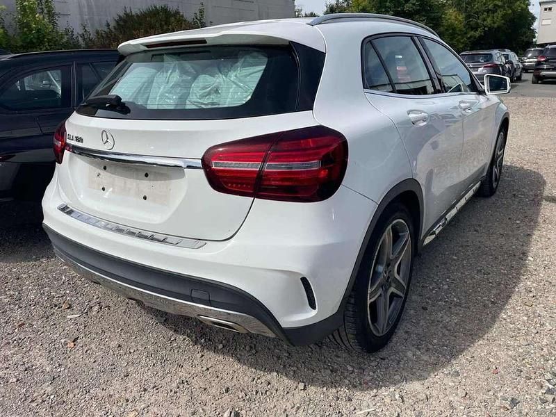 Usata Mercedes GLA180 AMG line 122 CV (89 kW) 2019 SUV