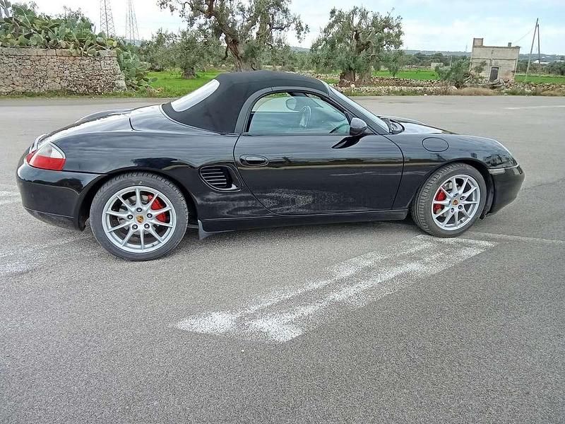 Second-hand Porsche Boxster 220 CP (161 kW) 2002 Cabrio