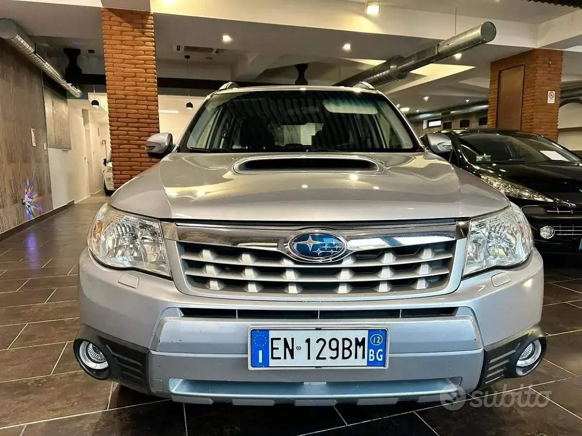 Usata Subaru Forester 147 CV (108 kW) 2012 Grigio SUV