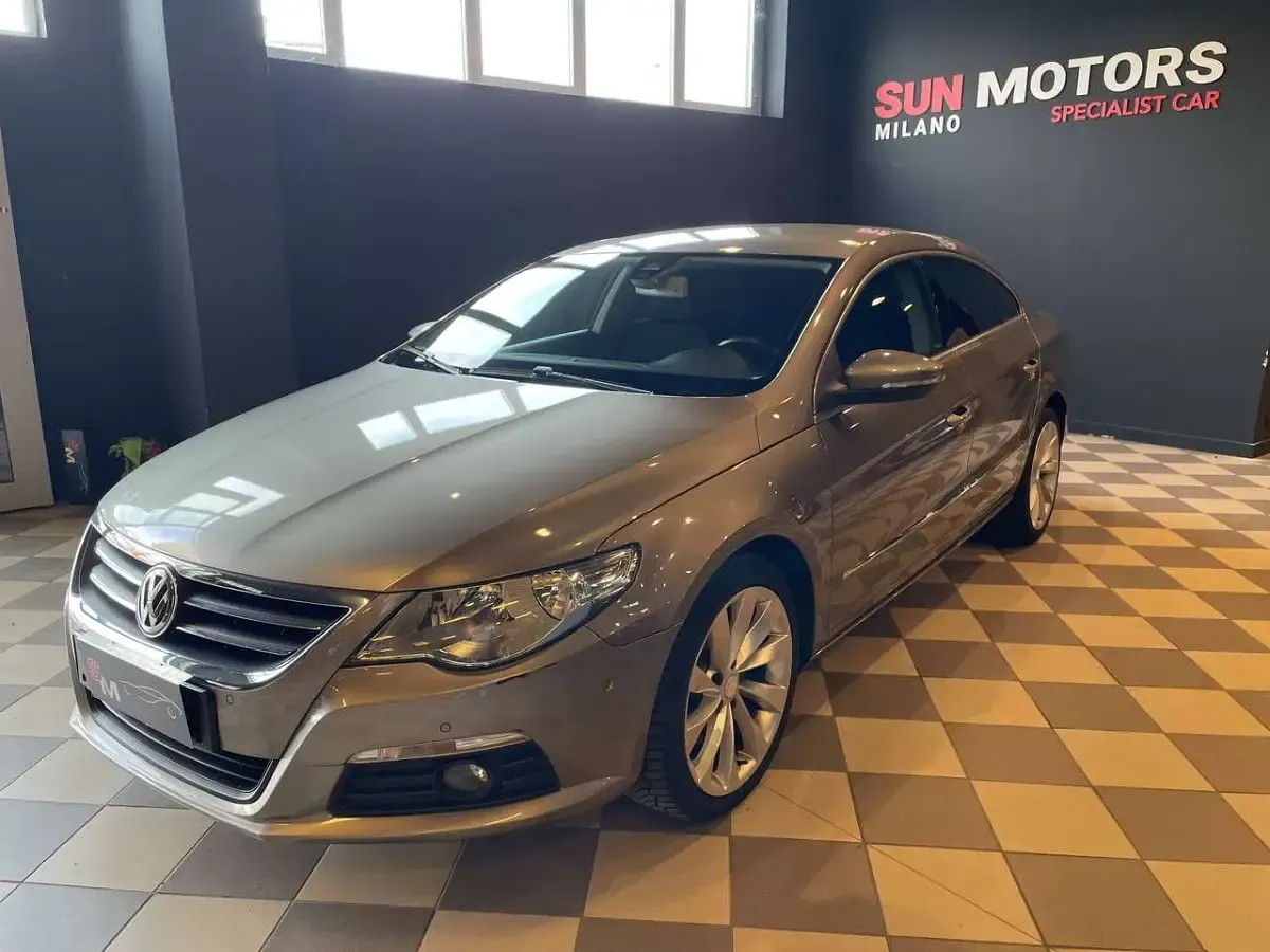 Usata VW Passat 160 CV (117 kW) 2010 Bronzo Coupé