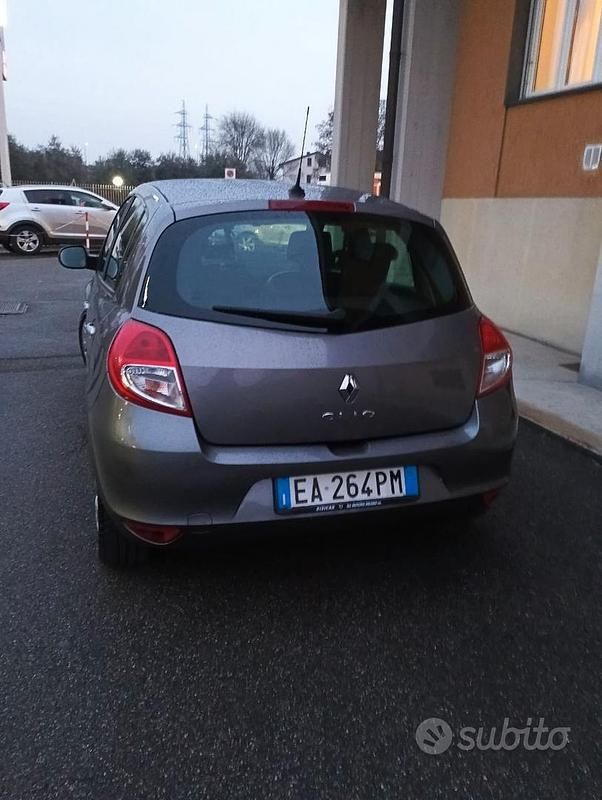 Usata Renault Clio II Dynamique 2010 Grigio Berlina