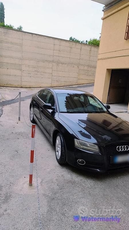 Nero Usata 2011 Audi A5 Coupé | 7500 € (Super prezzo) - Immagine 1/4