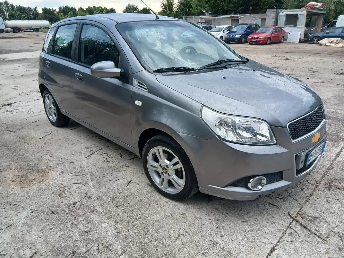 Usata Chevrolet Aveo 84 CV (61 kW) 2010 Grigio Berlina