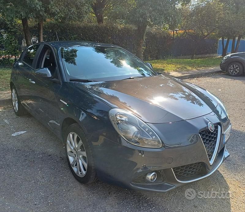 Blu Usata 2019 Alfa Romeo Giulietta Tre volumi | 10.800 € (Super prezzo) - Immagine 1/4