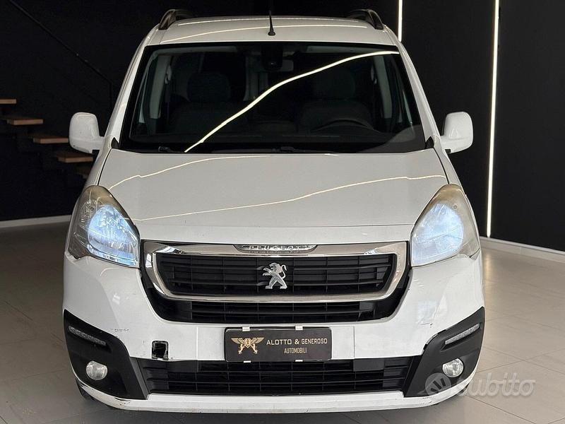 Usata Peugeot Partner Tepee Active 120 CV (88 kW) 2017 Bianco Monovolume