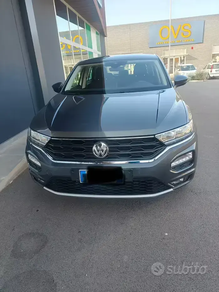 Usata VW T-Roc 150 CV (110 kW) 2020 Grigio SUV