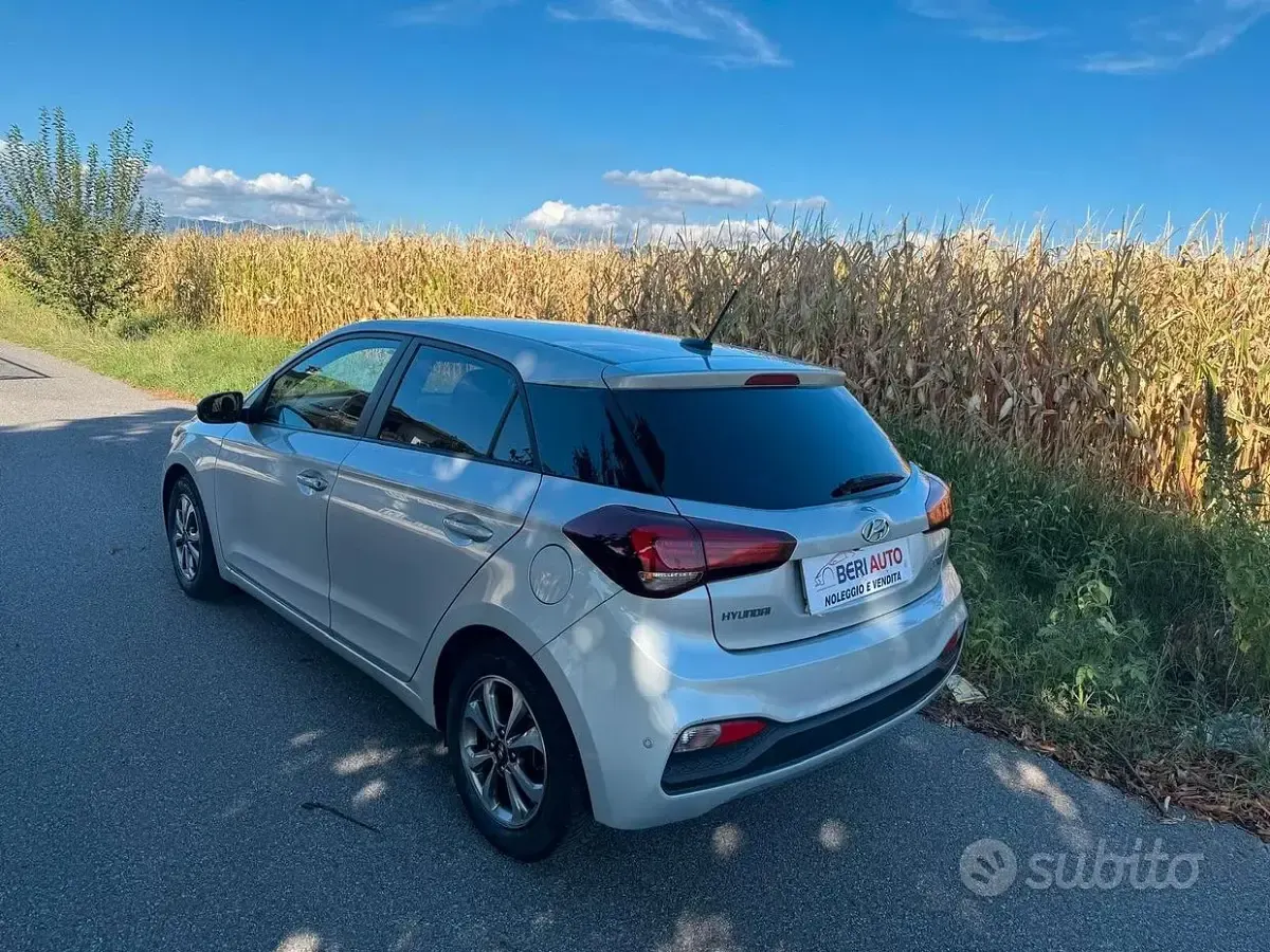 Usata Hyundai i20 75 CV (55 kW) 2020 Grigio Utilitaria