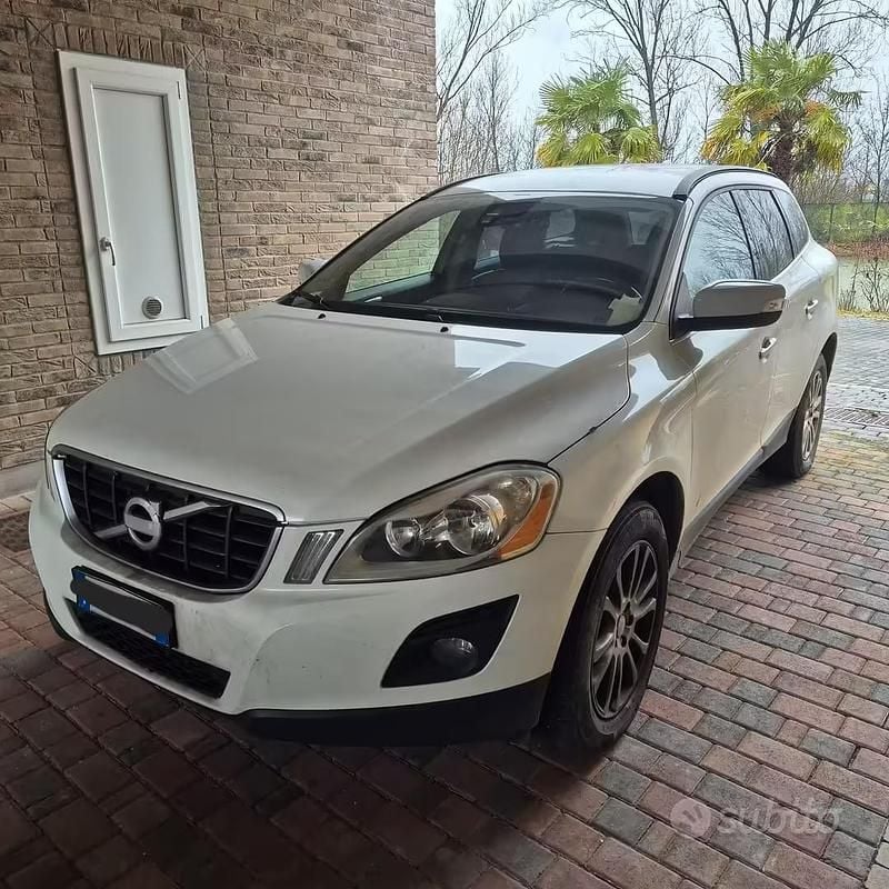 Usata Volvo XC60 163 CV (119 kW) 2009 Bianco SUV