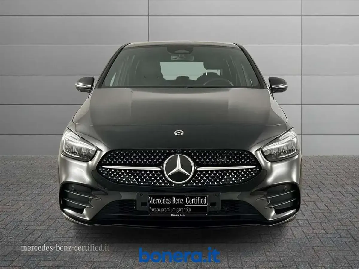 Usata Mercedes B250e Advanced Plus 218 CV (160 kW) 2025 Nero cosmo Utilitaria
