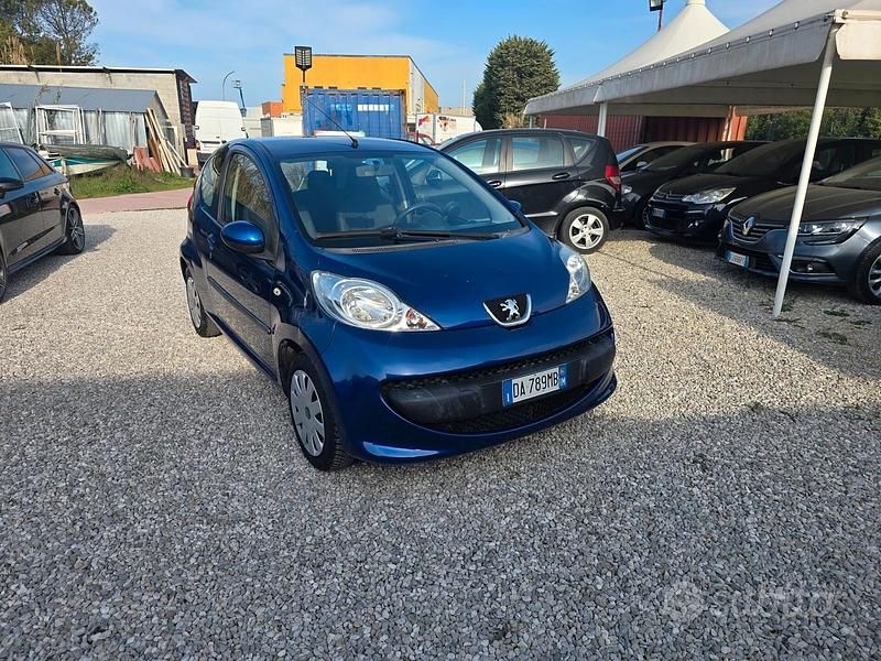 Usata Peugeot 107 68 CV (50 kW) 2006 Blu Utilitaria