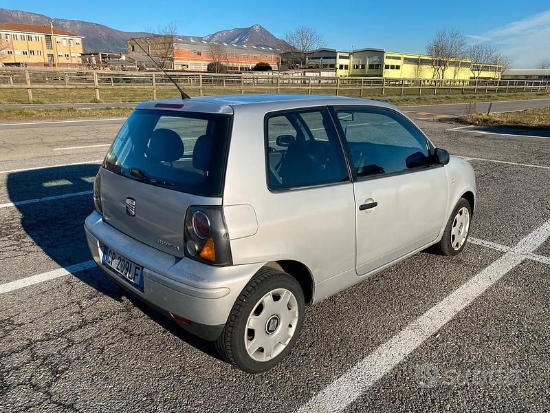 Usata Seat Arosa 50 CV (36 kW) 2004 Grigio Utilitaria