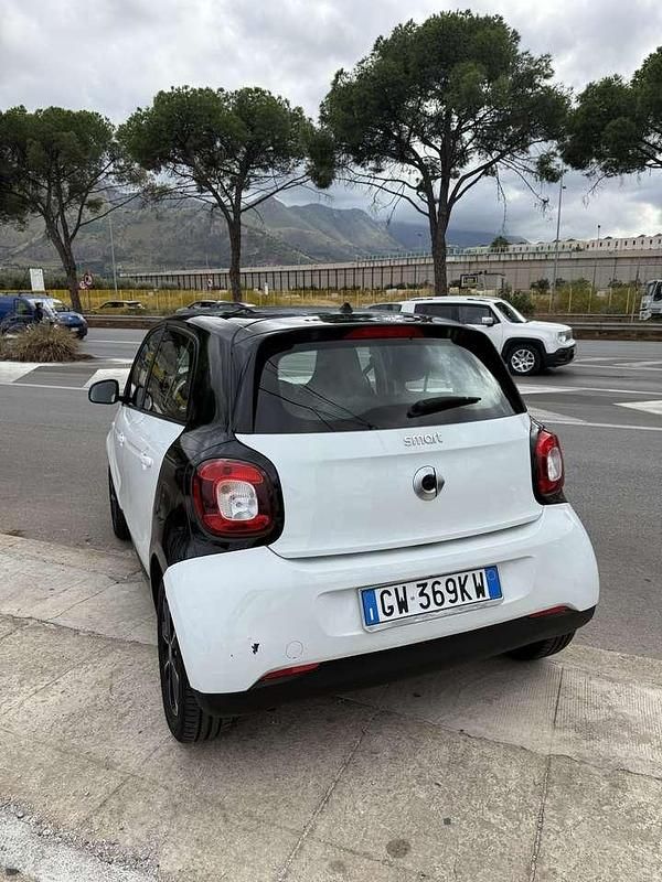 Usata Smart ForFour Passion 71 CV (52 kW) 2015 Other Utilitaria