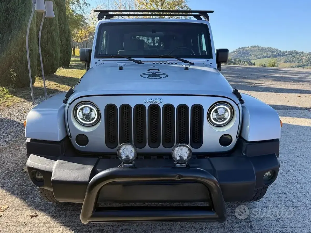 Usata Jeep Wrangler Sport 177 CV (130 kW) 2010 Grigio SUV