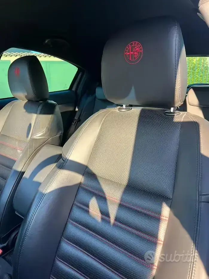 Usata Alfa Romeo Giulietta 170 CV (125 kW) 2013 Grigio Utilitaria
