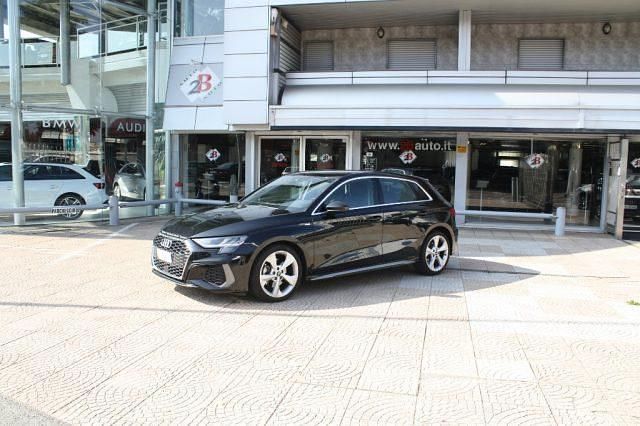 Nero Usata 2021 Audi A3 S-Line Tre volumi | 24.400 € (Buon prezzo) - Immagine 1/4