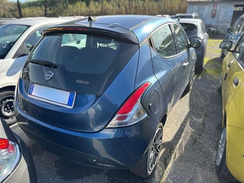 Usata Lancia Ypsilon Silver 70 CV (51 kW) 2023 Blu Utilitaria