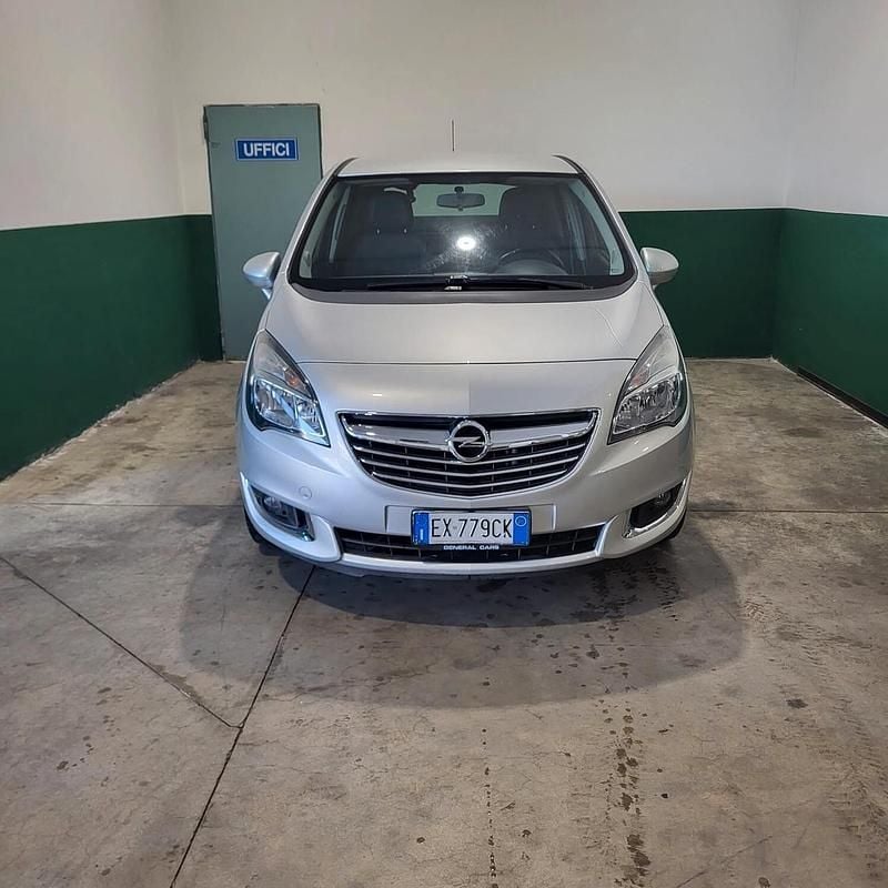 Usata Opel Meriva Cosmo 120 CV (88 kW) 2014 Argento Monovolume