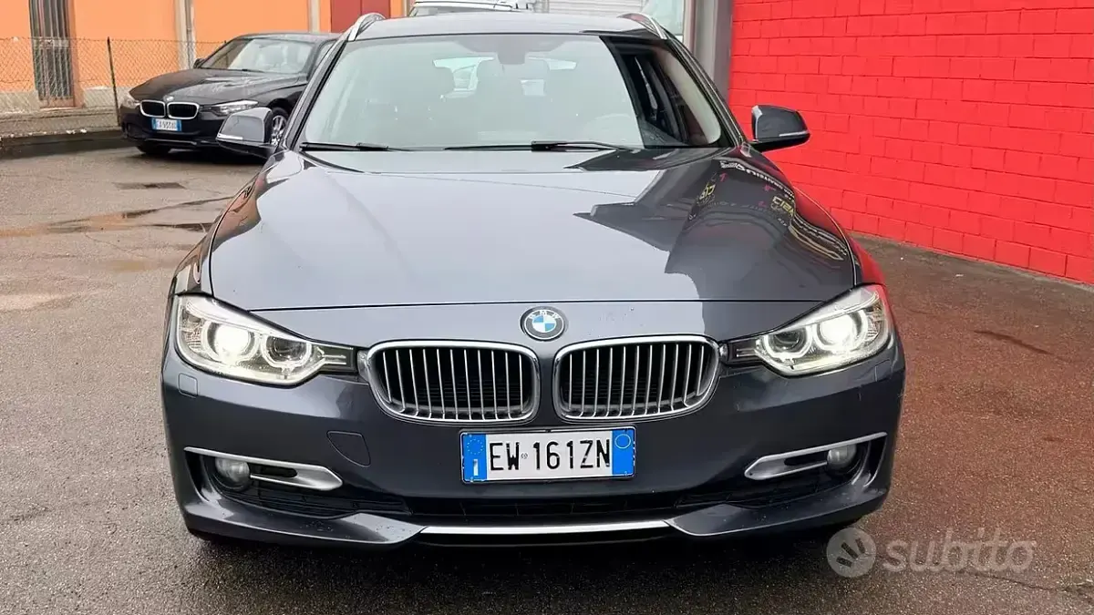 Usata BMW 318 Sport Line 143 CV (105 kW) 2014 Grigio Station wagon